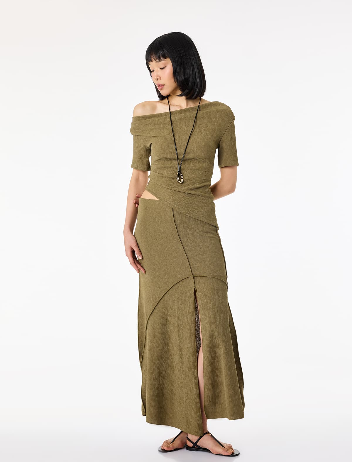 Krep Kumaş Slim Fit Qısa Qol Çubuq Yaka Asimmetrik Tişört