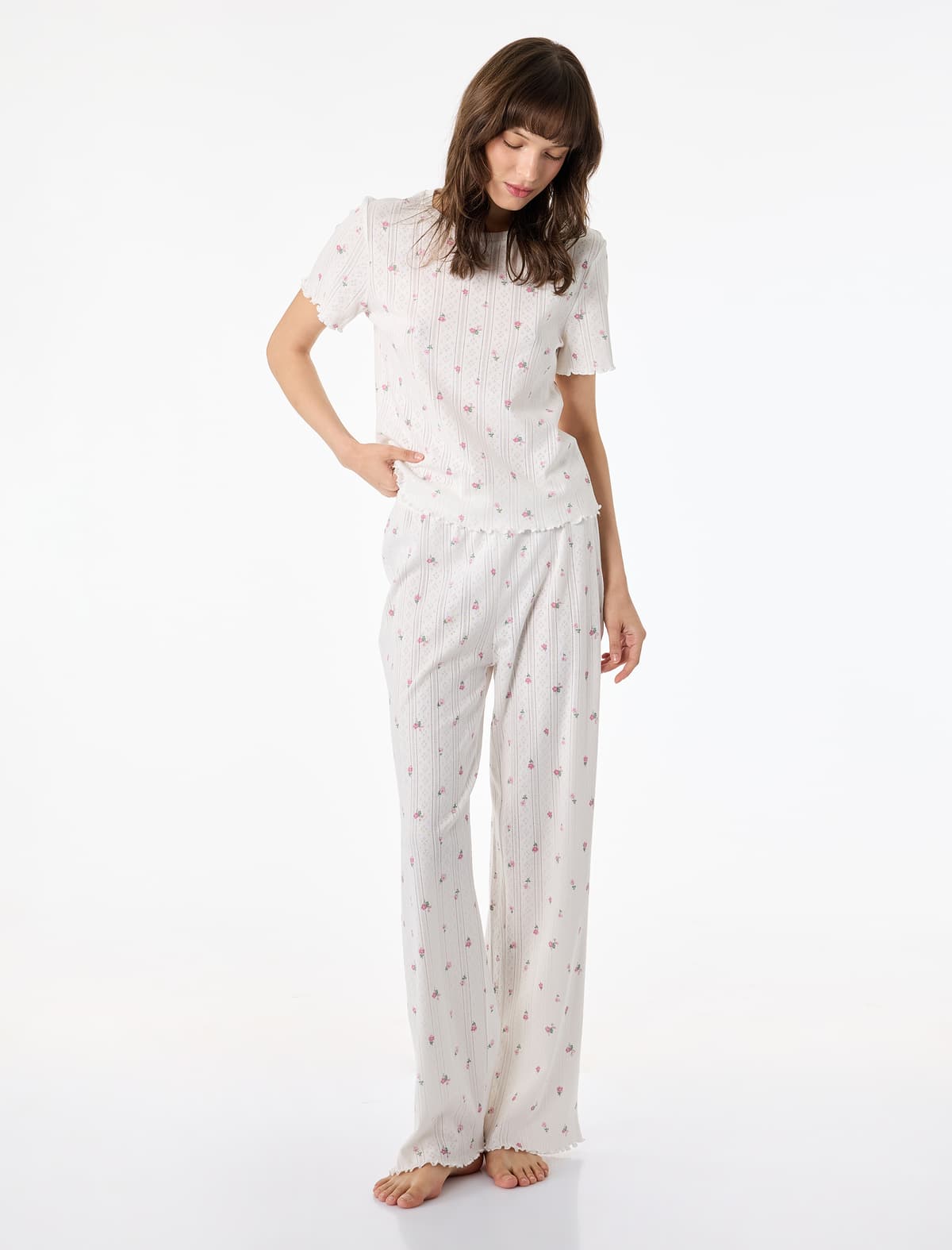 Pambıq Qısaqol Yaxalı Çiçək Naxışlı Pijama Dəsti - 2 dəst