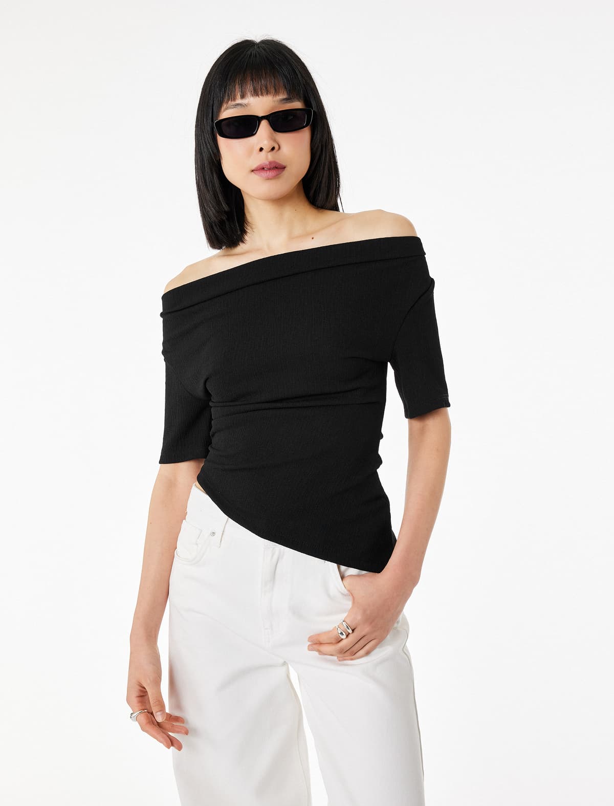 Krep Kumaş Slim Fit Qısa Qol Çubuq Yaka Asimmetrik Tişört