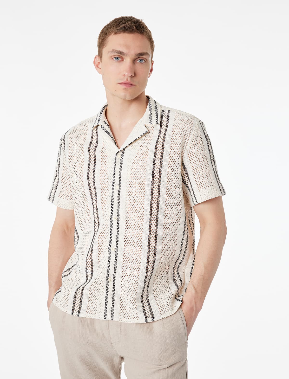 Pambıq Normal fit Zolaqlı Açıq Yaxa Qısaqol Tişört