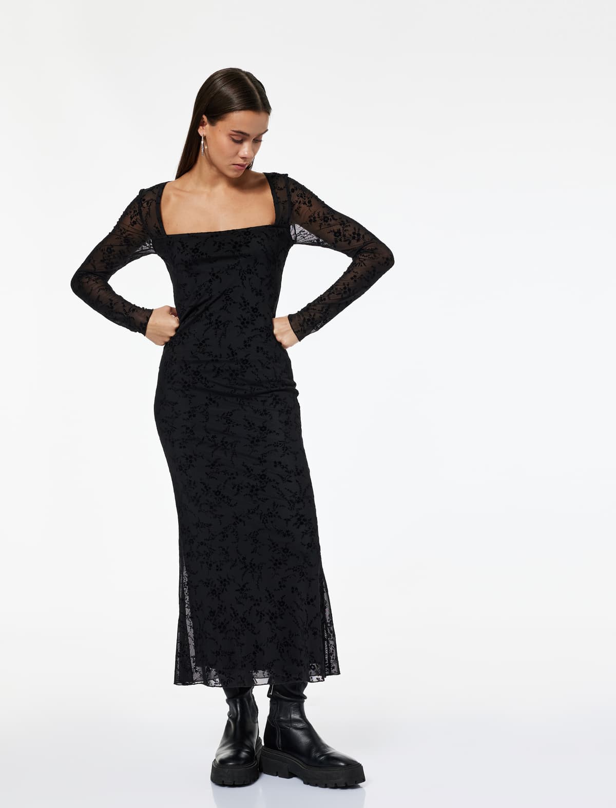 DRESSES