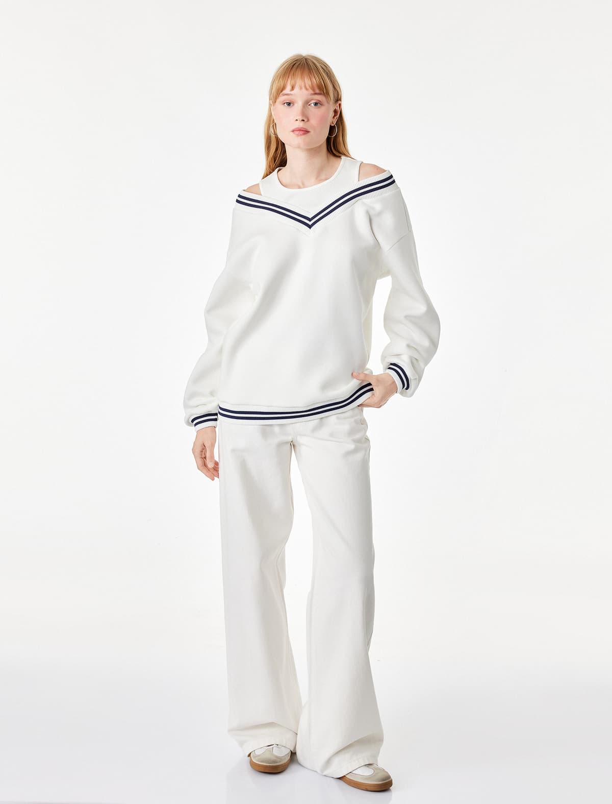 SWEATSHIRTS